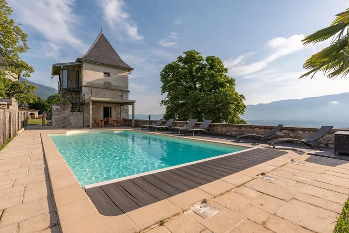 Alojamiento y desayuno para 2 personas, con piscina y jardín además de balcón y vistas - 1
