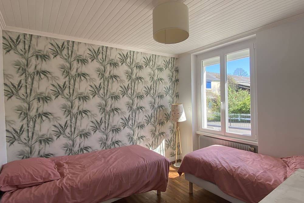 Listed holiday home with garden close to the center of Pont Aven. in Pont-Aven, Quimper und Umgebung