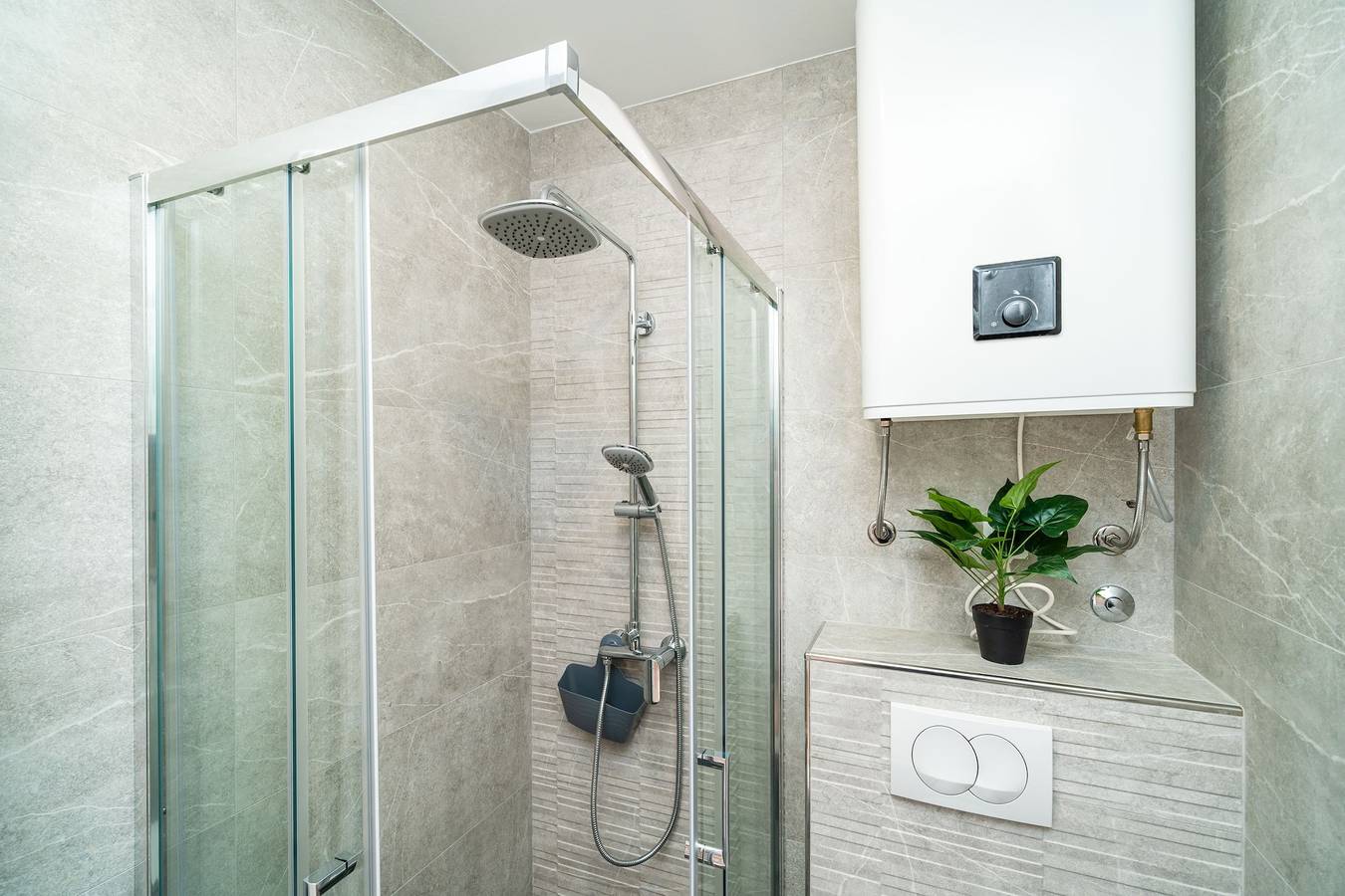 Ganzes Studio, Apartment & Rooms Papa - Studio Apartment with Balcony and Partial Sea View in Općina Župa dubrovačka, Dubrovnik-Neretva