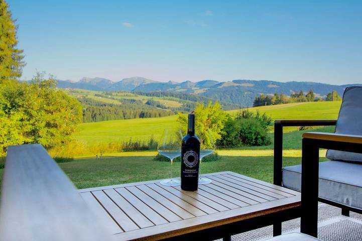 Ferienwohnung für 2 Personen, mit Terrasse und Garten sowie Ausblick in Oberreute