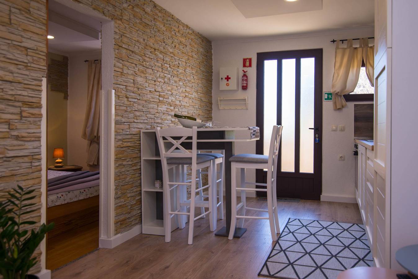 Ganze Wohnung, 1-Zimmer-Ferienwohnung mit Terrasse Veli Losinj, Losinj A-21192-a in Veli Losinj, Lošinj (Kvarner Bucht)