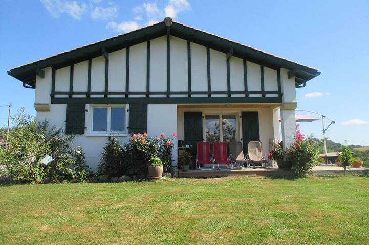 Maison de vacances pour 6 personnes, avec terrasse et jardin à Saint-Pée-sur-Nivelle