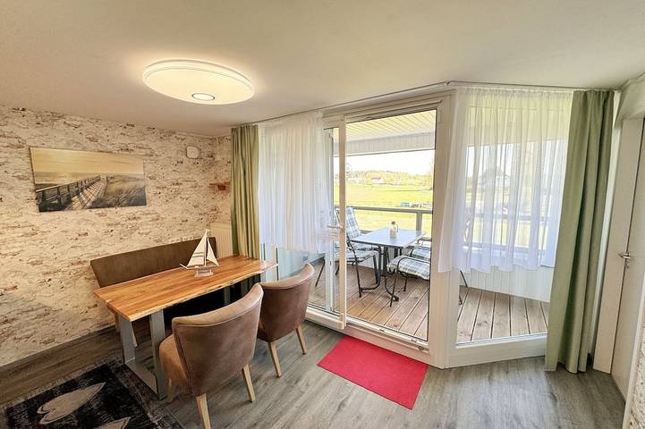 Bauernhof für 4 Personen, mit Balkon und Garten in Alt Reddevitz