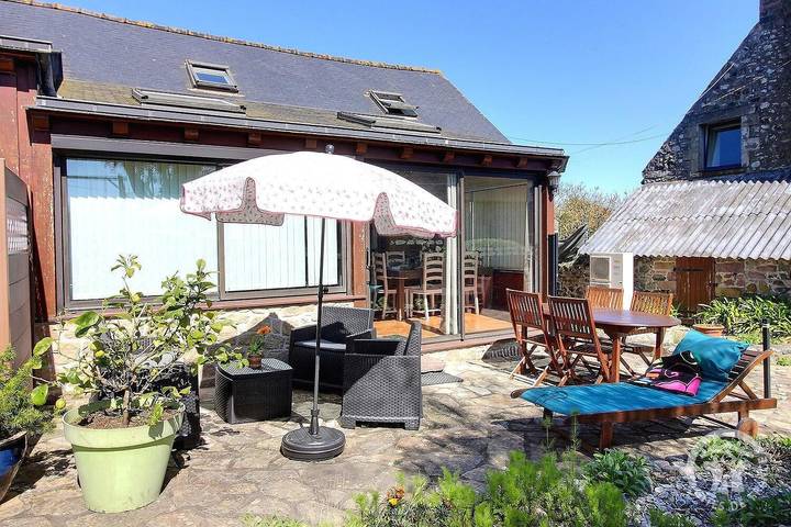 Gîte pour 4 personnes, avec jardin à Plurien - 2