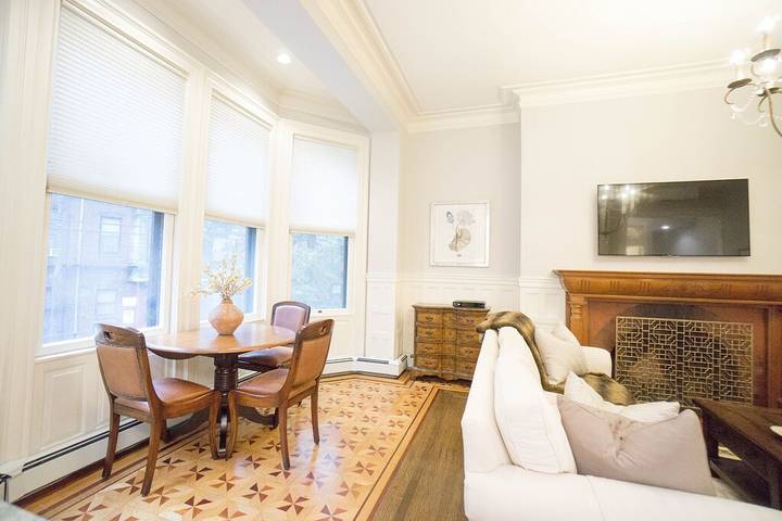 Apartment for 8 people, with yard in Boston