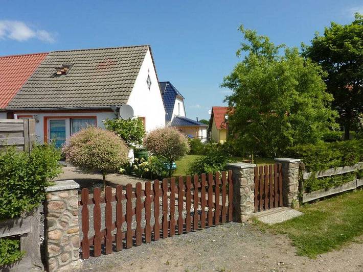 Ferienhaus für 3 Personen, mit Terrasse und Garten in Ludorf