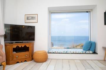 Holiday Rental for 5 People in Tresaith, Ceredigion, Photo 1