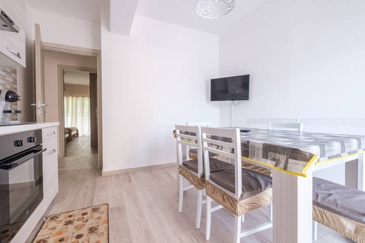 Entire apartment, Holiday Apartment "Damilhouse 4" with Balcony & Wi-Fi in Messina, Messina Province
