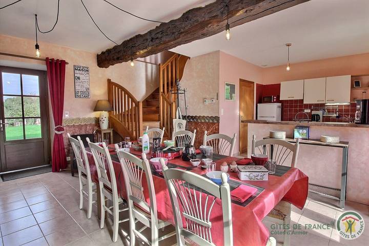 Gîte pour 8 personnes, avec jardin à Pléven - 4