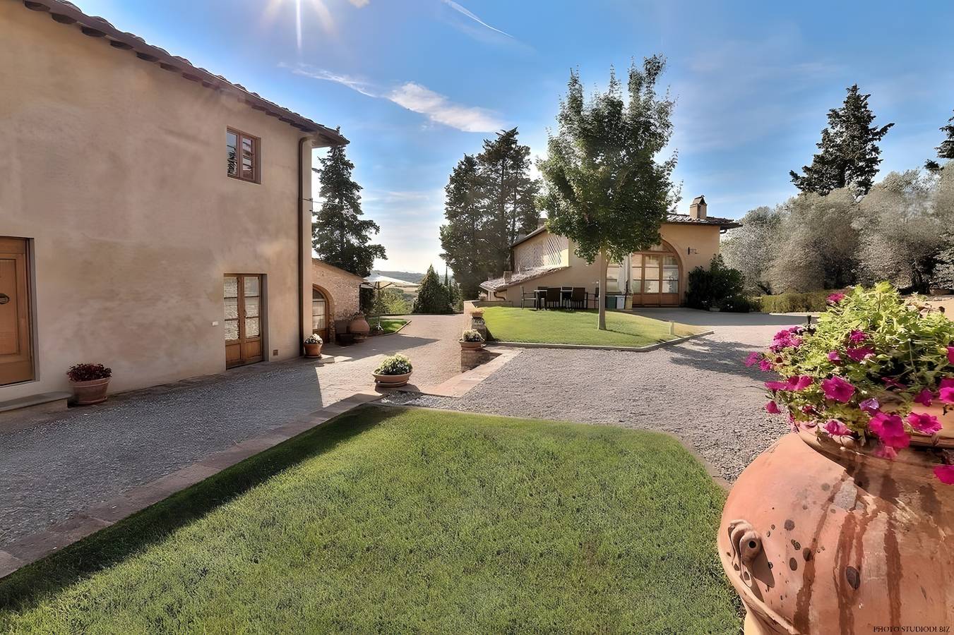 Villa mit Dependance: Exklusiver Pool, Klimaanlage, 13 Zimmer für bis zu 30 Personen in Montespertoli, Florenz Provinz