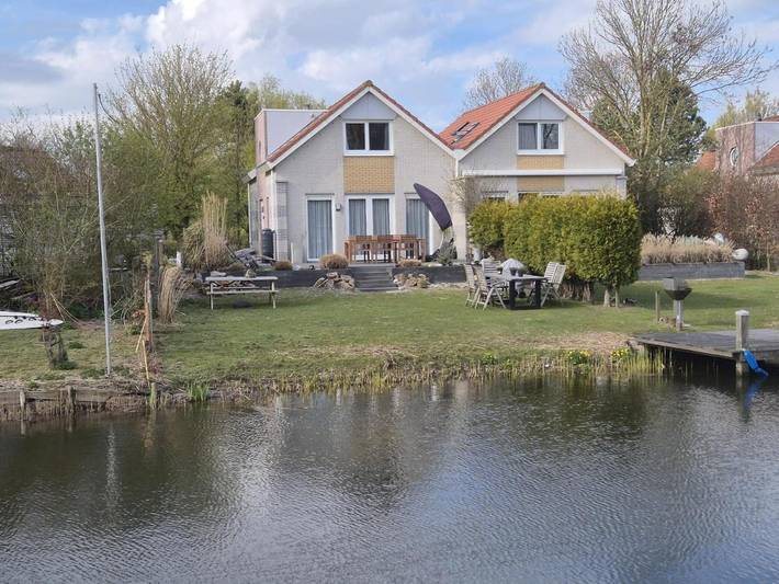 Ferienhaus für 6 Personen, mit Terrasse und Garten sowie Seeblick und Ausblick in Makkum - 2