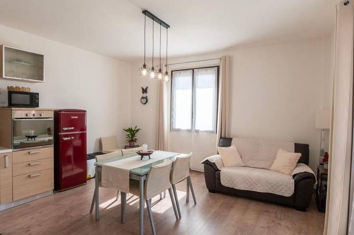 Gîte pour 4 personnes, avec vue ainsi que jardin et piscine à Cisano sul Neva