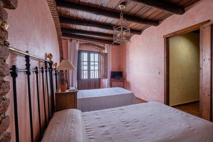 Casa rural para 6 personas, con terraza, Se admiten mascotas en Sierra de Montánchez - 4