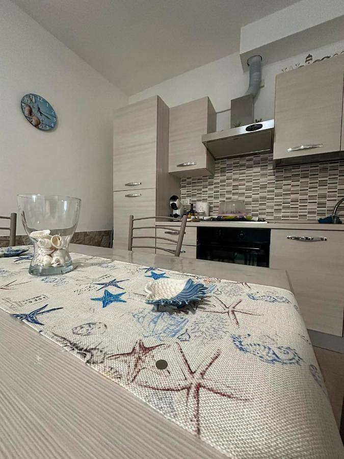 Appartamento intero, One-Bedroom Apartment in Nettuno, Provincia di Roma