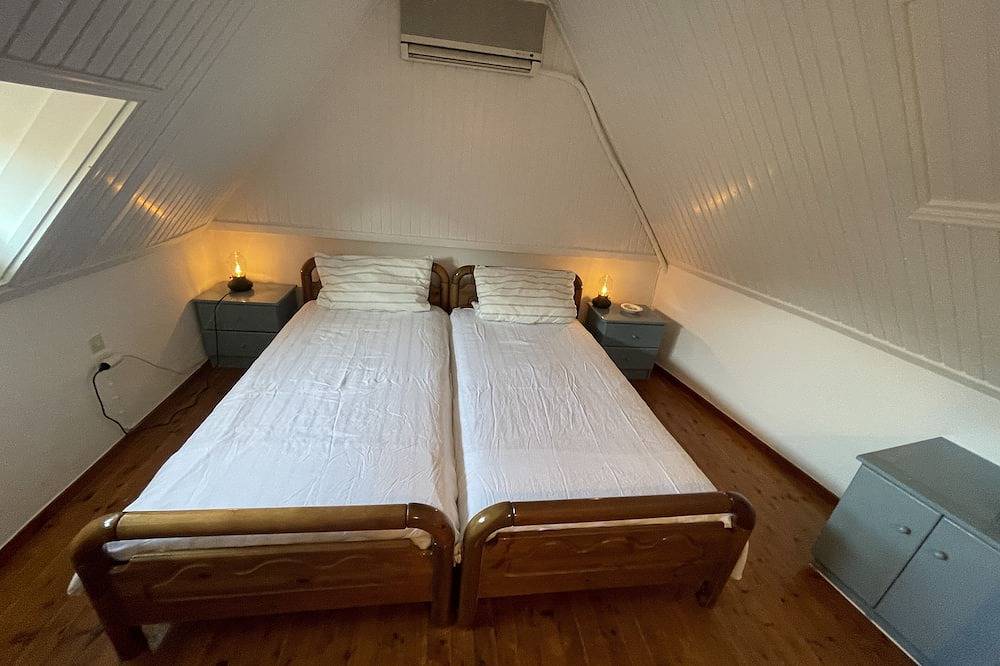 Familienfreundliches Fischerhaus Direkt am Strand in Ververouda, Kranidi