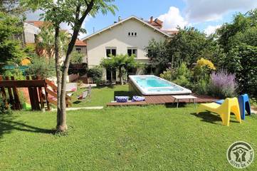 Gîte pour 4 personnes, avec sauna ainsi que piscine et jardin à Oullins