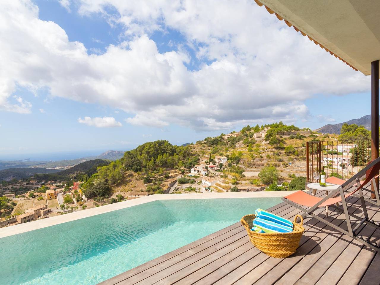 Can Jordi - Espectacular villa con piscina infinita en Galilea in Galilea, Puigpuñent