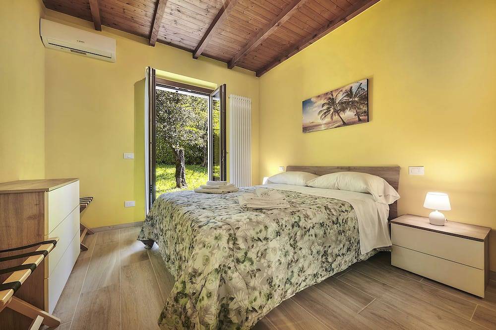 Casa Della Musica Apartment \"Lake View And Garden\" in Olcio, Mandello del Lario
