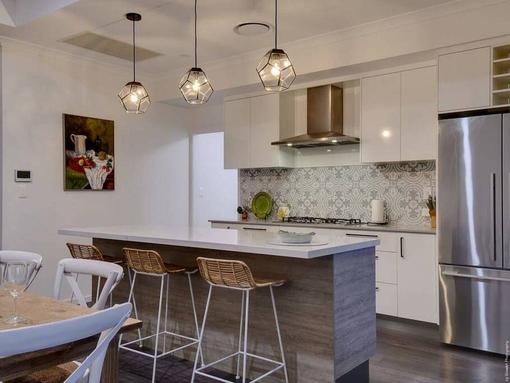 Ideal base 4 Whale Watching.Private deck/Bbq/Ac. in Urangan, Hervey Bay