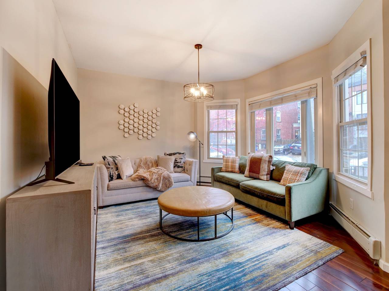 Apartamento entero, Stylish 2 Br - Quiet Street - Minutes to Nyc in Jersey City, Condado de Hudson