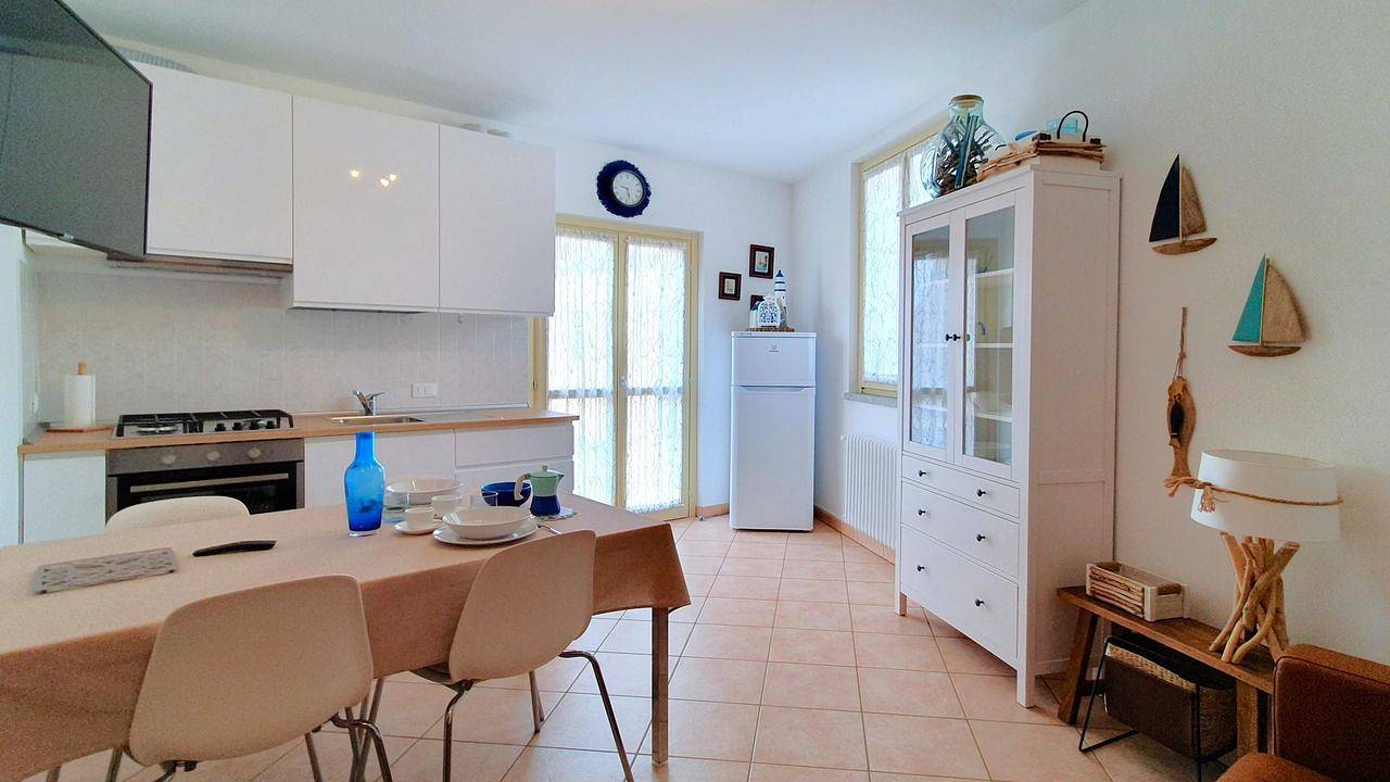 Entire holiday apartment, Ferienwohnung für 2 Personen (50 m²) in Luino in Luino, Comune di Luino