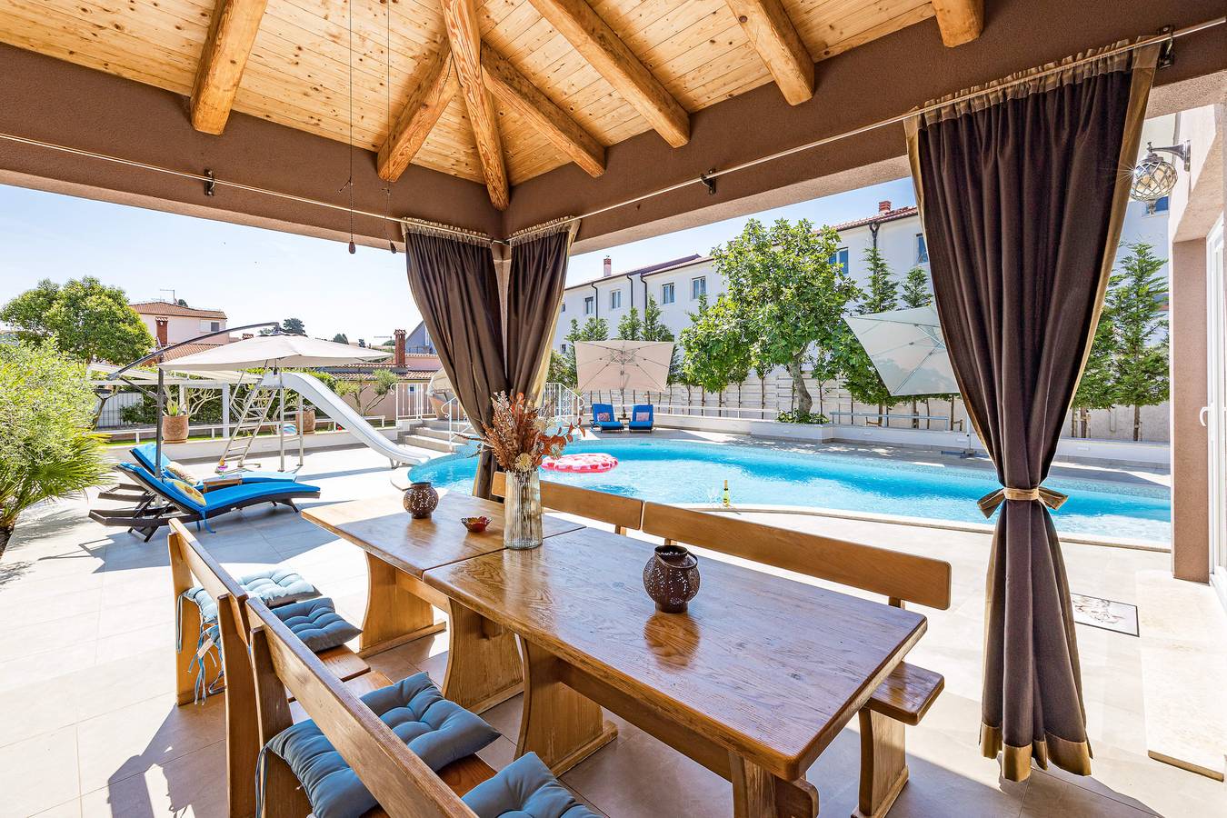 Five bedroom villa Emily with pool in Medulin in Medulin Stadt, Medulin