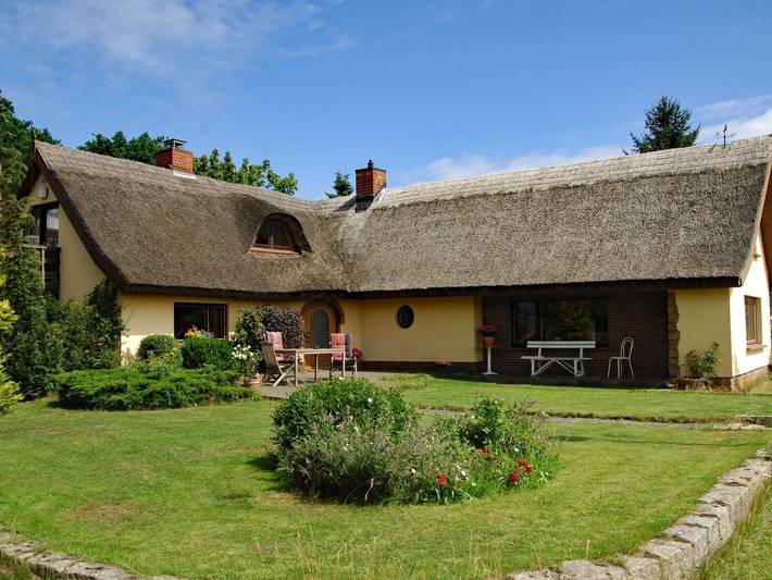 Bungalow für 5 Personen, mit Garten und Ausblick sowie Terrasse und Seeblick, mit Haustier in Sellin - 3