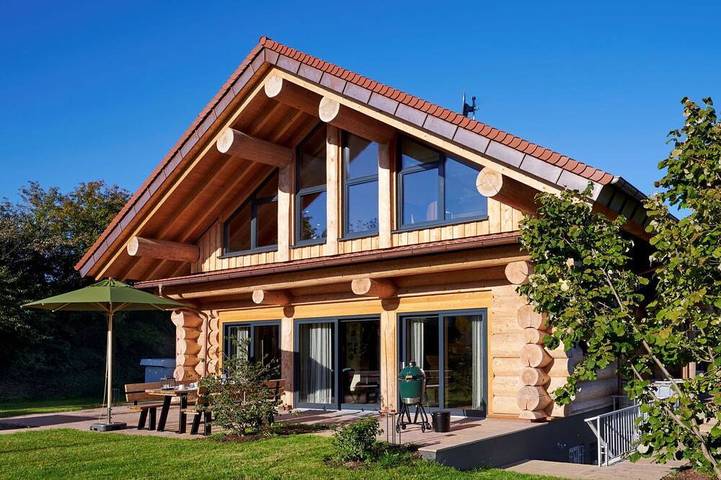 Ferienhaus für 8 Personen, mit Sauna und Garten sowie Whirlpool und Pool, mit Haustier in Markgraeflerland