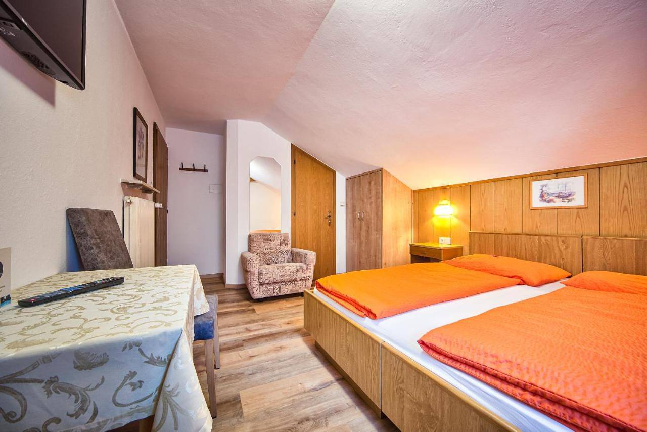 Double Room in Marling, Massif de l'Ortles