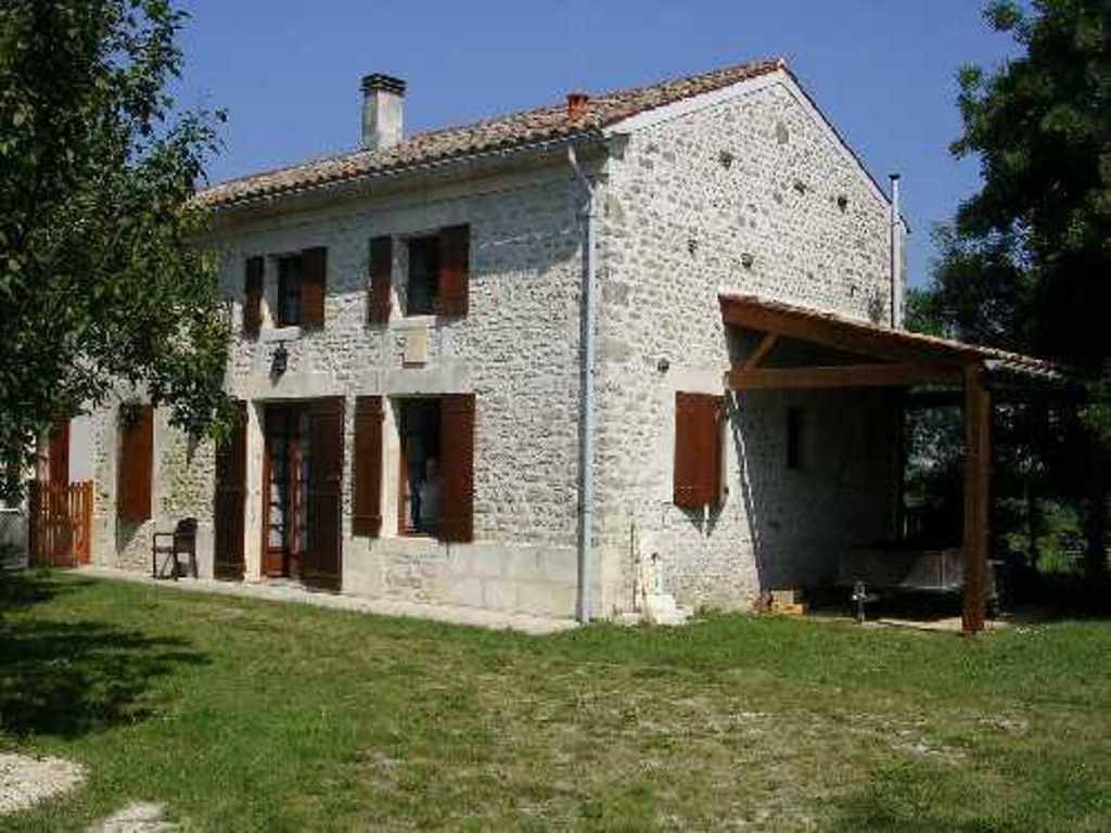 Maison charentaise restaurée in Bernay-Saint-Martin, Région de Saint-Jean-d'Angély