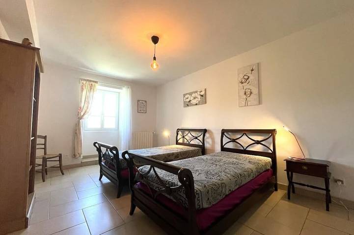 Location de vacances pour 4 personnes, avec jardin ainsi que jacuzzi et piscine à Barcus - 2