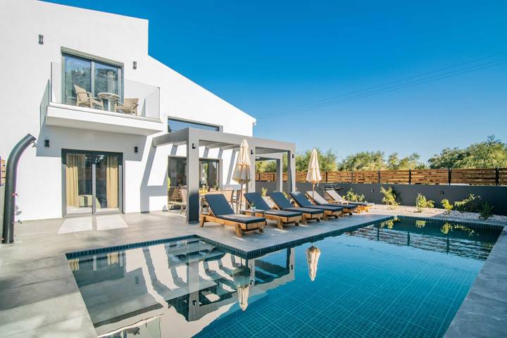 Villa für 8 Personen, mit Garten