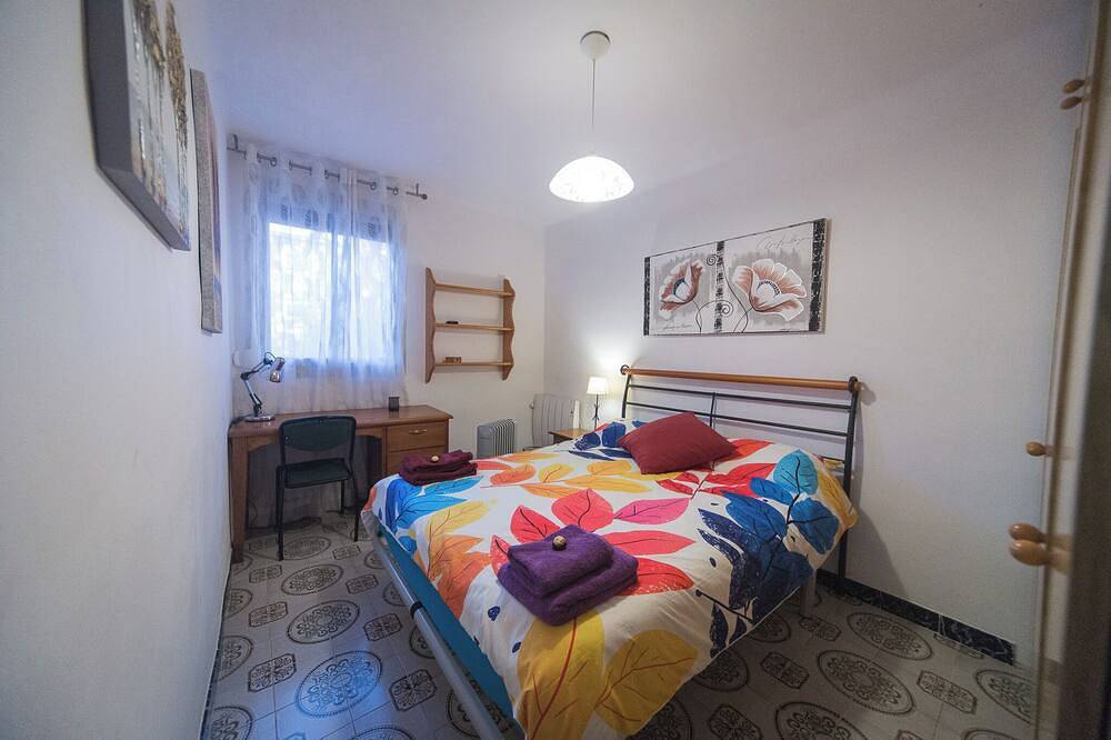 Apartamento entero, Cómodo y luminoso en Cornellá (Barcelona) in Cornellá de Llobregat, Bajo Llobregat