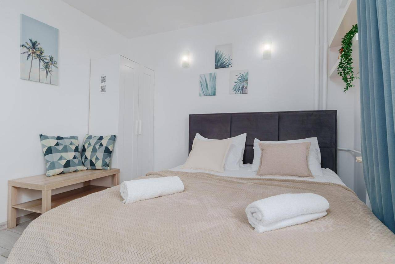 Entire apartment, Warsaw City Heart Luxury Apartment at the Metro in Mokotów, Warsaw