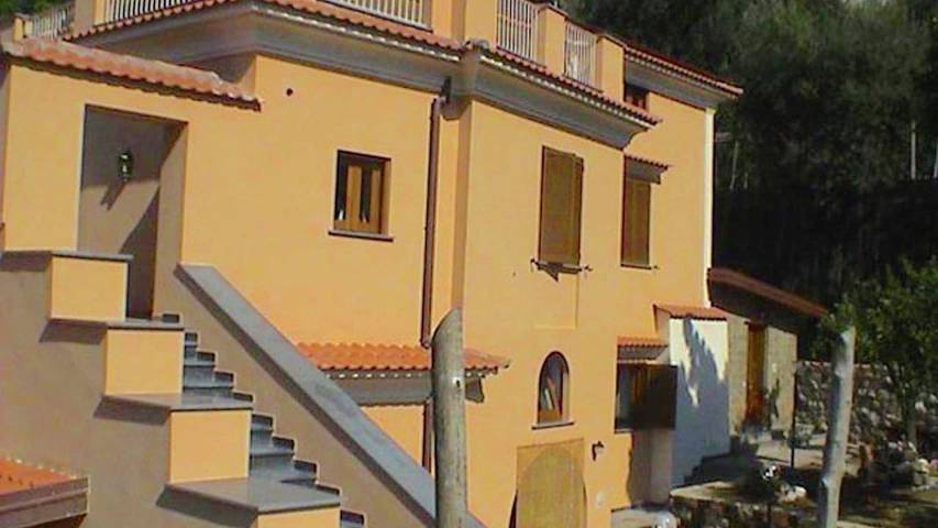 Holiday apartment for 4 people, with garden and pool in Sorrento