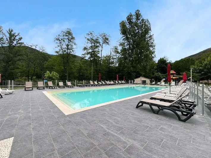 Camping pour 6 personnes, avec piscine, animaux acceptés - 1