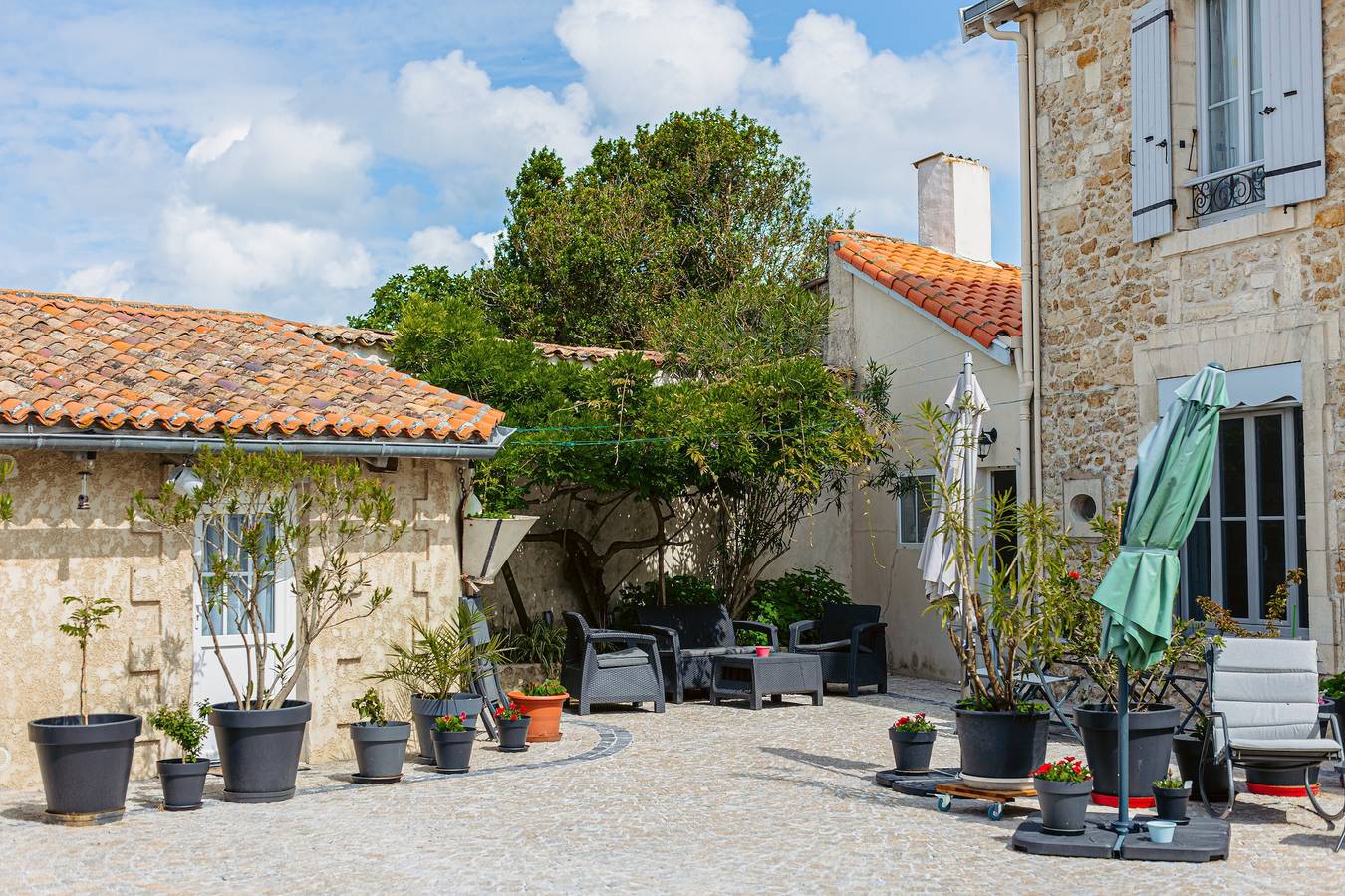 Ferienhaus 'Gite Les Mouettes' mit Gemeinschaftspool, gemeinsamer Terrasse und Wlan in Marennes, Côte de Beauté