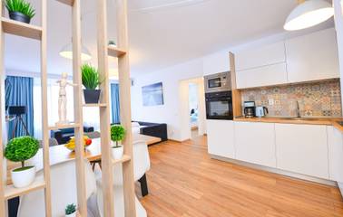 Holiday Rental for 6 People in Bucharest, Walachia, Photo 3