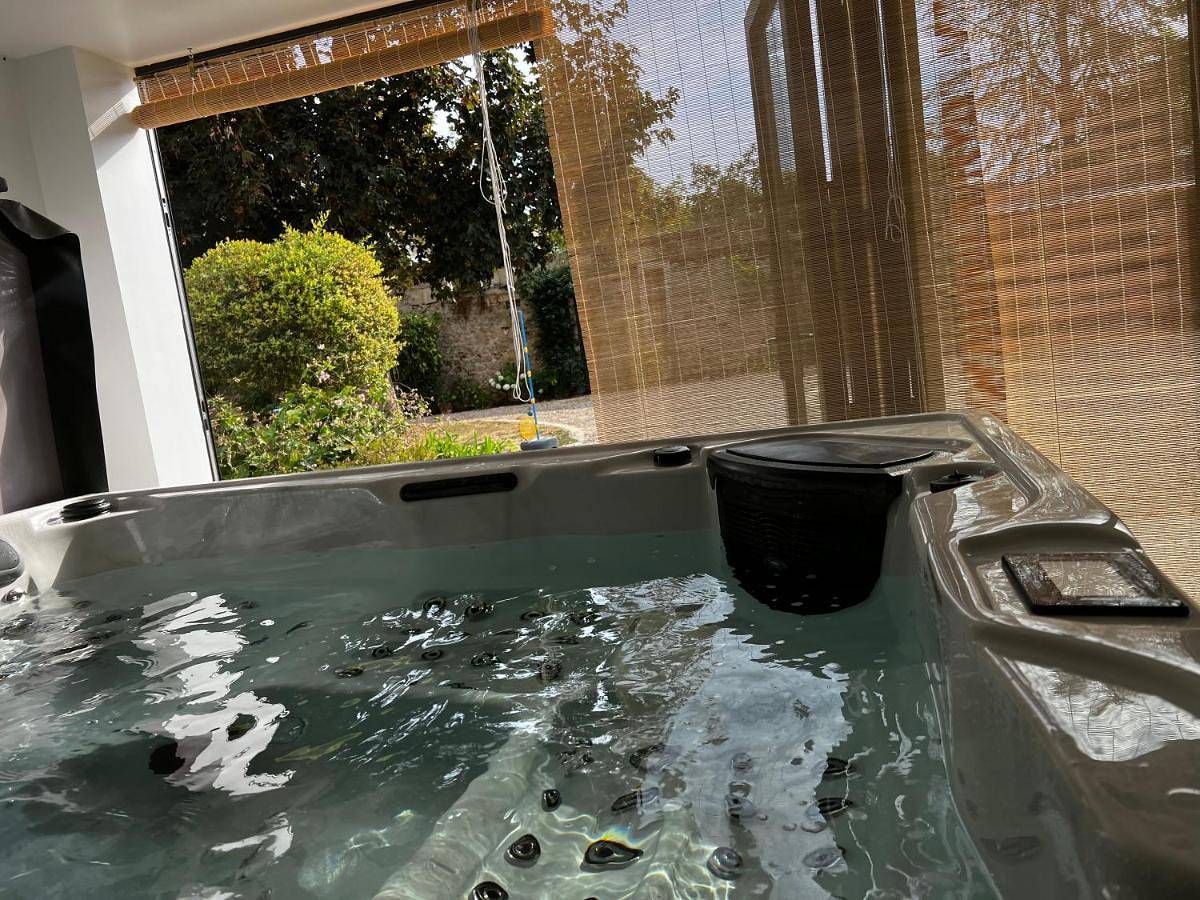 Appartement entier, Maison cosy avec jacuzzi privatif proche Reims in Braine, Aisne