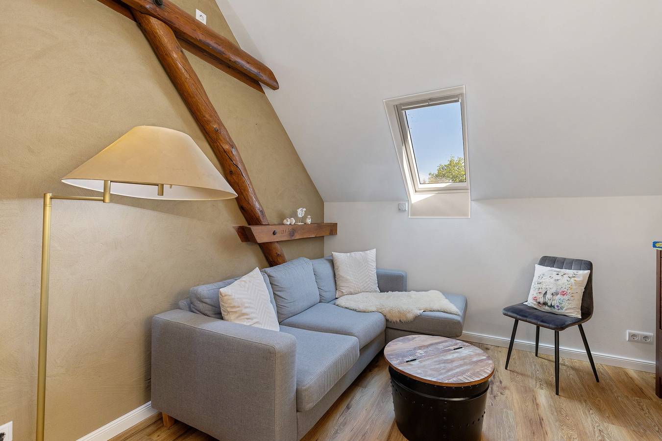 Ganze Wohnung, Ferienwohnung 'Schafstube' mit Gemeinschaftsterrasse, Gemeinschaftsgarten und Wi-Fi in Zeschdorf, Märkisch-Oderland