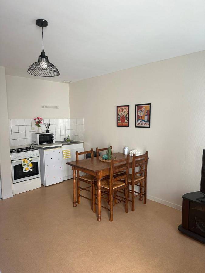 Gîte pour 3 personnes, avec terrasse à Viéville