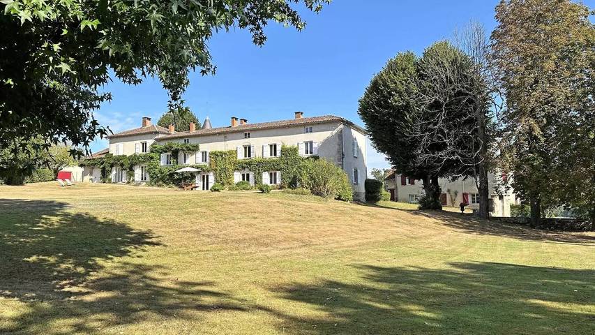 Gîte pour 12 personnes, avec jardin dans Séreilhac - 2