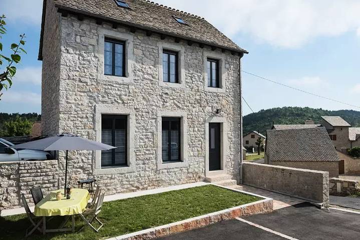 Gîte pour 6 personnes, avec Piscine