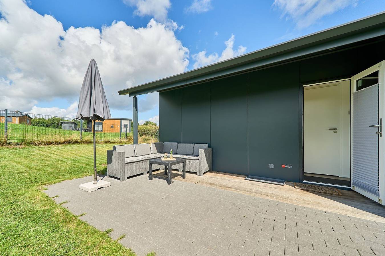 Freistehendes Ferienhaus Seewind mit eingezäuntem Grundstück am See in Süsel, Ostholstein