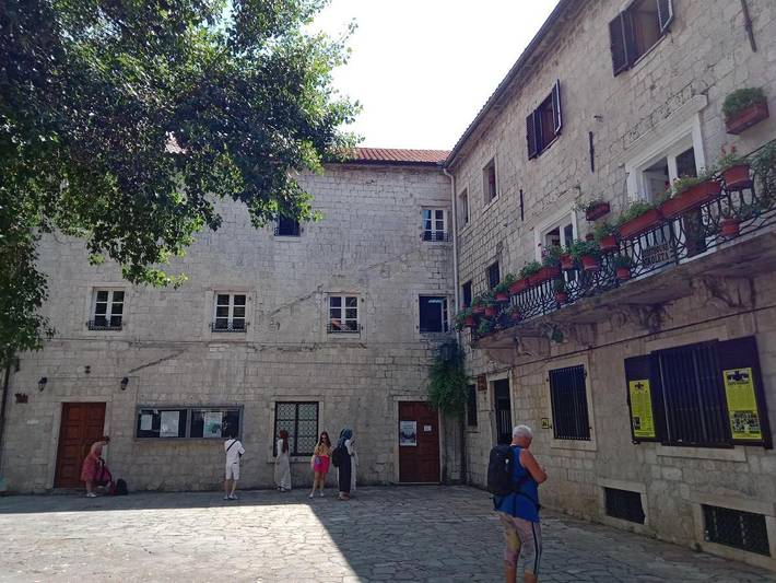 Apartament wakacyjny dla 2 osób, z widok i taras w Kotor