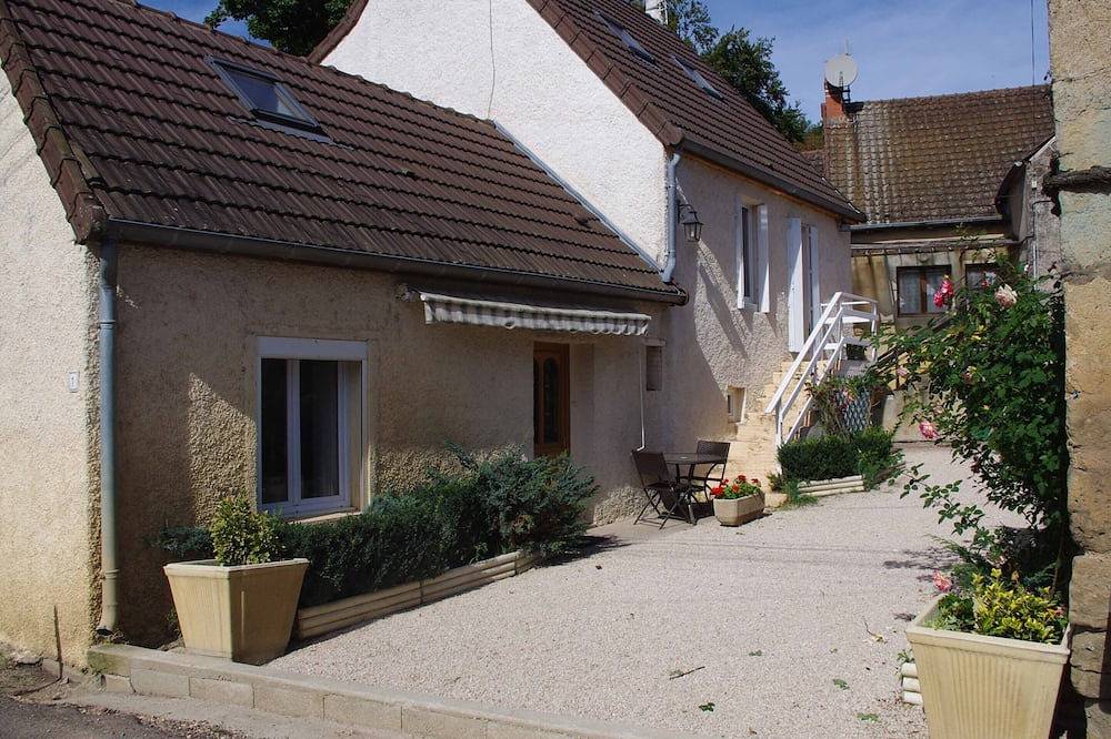 Ferienhaus-Budget-Ensuite mit Bad-Stadtblick in Saint-Sernin-du-Plain, Autun und Umgebung