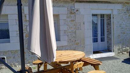 Gîte pour 6 personnes, avec piscine et terrasse à Mortagne-sur-Gironde