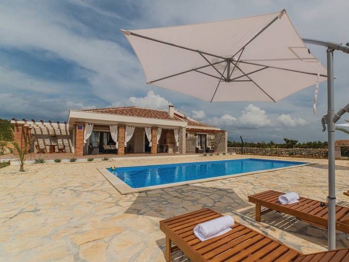 Villa für 8 Personen, mit Garten und Whirlpool sowie Terrasse, mit Haustier in Novalja - 2