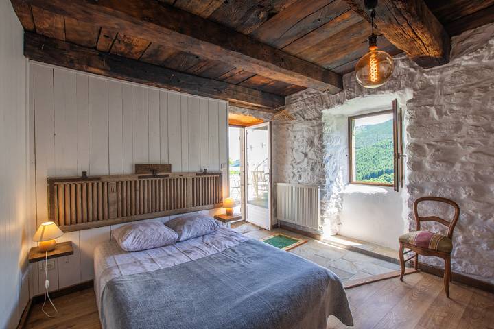 Chambre 'La Ferme De Chalas - Grangette' avec piscine partagée, terrasse partagée et Wi-Fi in Valgorge, Parc naturel régional des Monts d'Ardèche