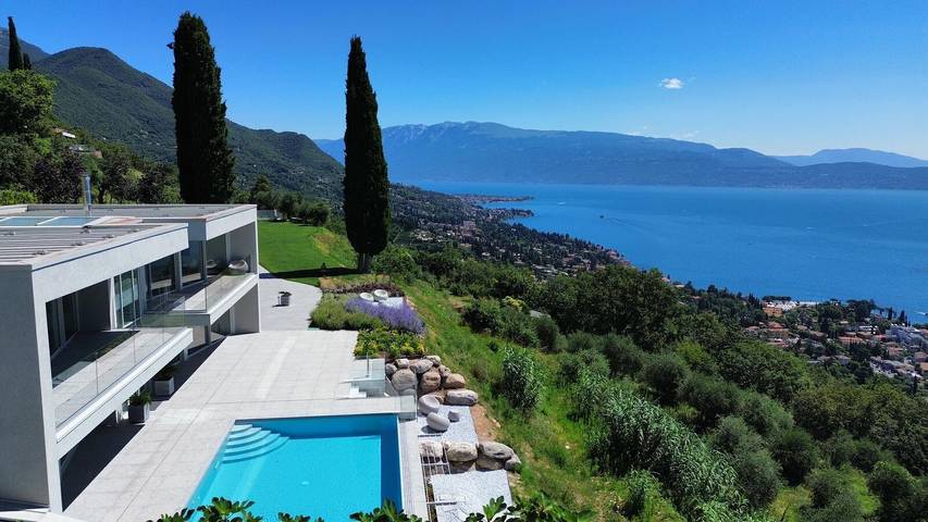 Villa für 8 Personen, mit Garten und Seeblick, mit Haustier